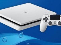 PS4 si aggiorna e migliora alcune funzionalità, ma probabilmente l'update ha un altro scopo