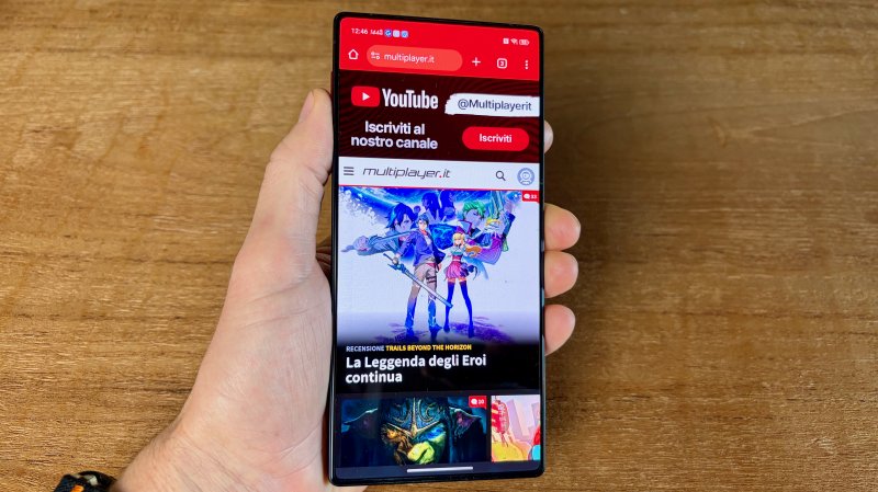 Anche se più leggero del modello Pro, REDMAGIC 11 Air è comunque uno smartphone piuttosto ingombrante