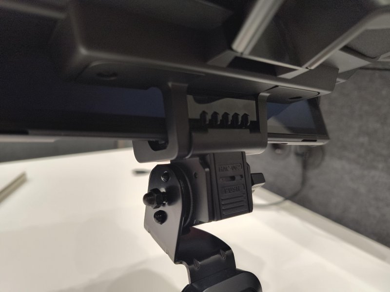 All'interno della confezione saranno presenti gli attacchi per Switch 1 e 2