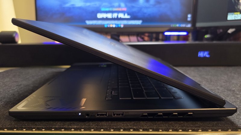 La dotazione di GIGABYTE Gaming A16 è piuttosto completa