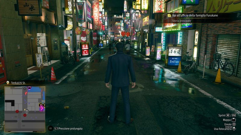 Mine esplora Kamurocho nell'espansione Dark Ties di Yakuza Kiwami 3