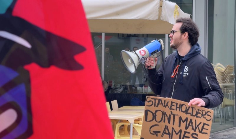 Con l'obbligo di tornare in ufficio tutti i giorni, Ubisoft è convinta di migliorare la produttività e la creatività degli sviluppatori, ma i dipendenti non sono della stessa opinione