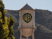 Warner Bros. valuta la riapertura delle trattative di vendita con Paramount dopo l'offerta aggiornata: nuova asta con Netflix?