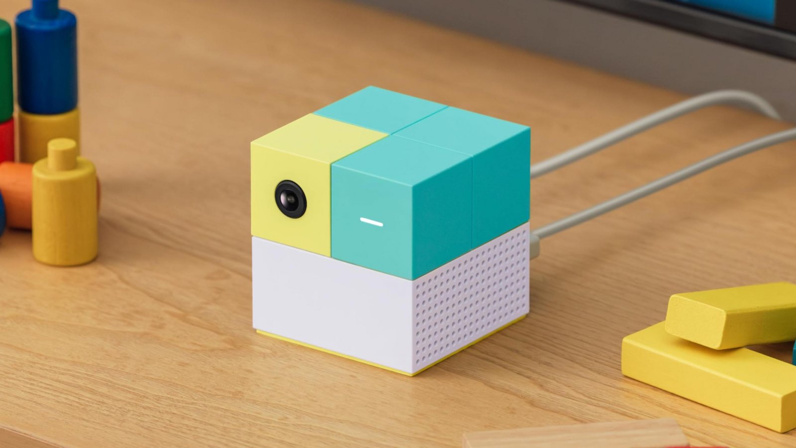 Una bambina gioca col Nex Playground