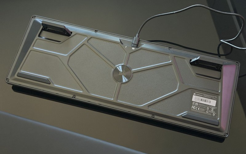 Uno sguardo al fondo della Corsair Galleon 100 SD