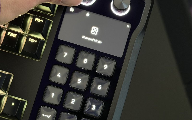 Il modulo Stream Deck della Corsair Galleon 100 SD può funzionare anche come tastierino numerico, ma chiaramente il feedback alla pressione è diverso