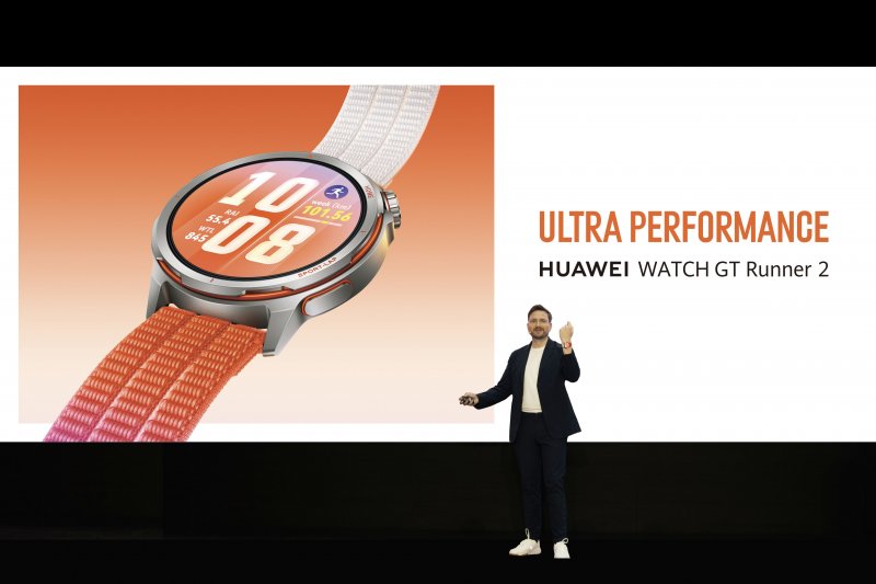 Andreas Zimmer, Head of Ecosystem Strategy di Huawei per l'Europa, presenta Huawei Watch GT Runner 2