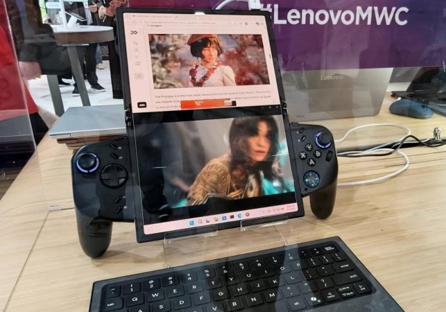 Abbiamo provato il PC handheld con schermo pieghevole