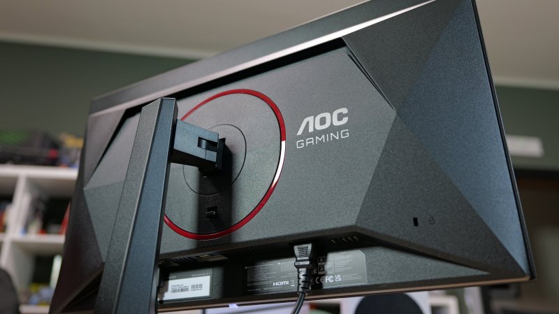 Il retro del monitor AOC AGON Q27G4ZDR