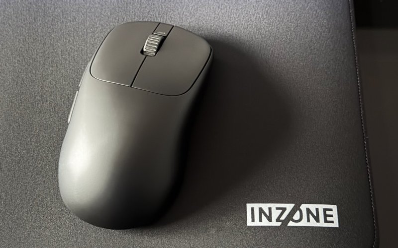 Sony INZONE Mouse-A utilizzato su di un INZONE Mat-F