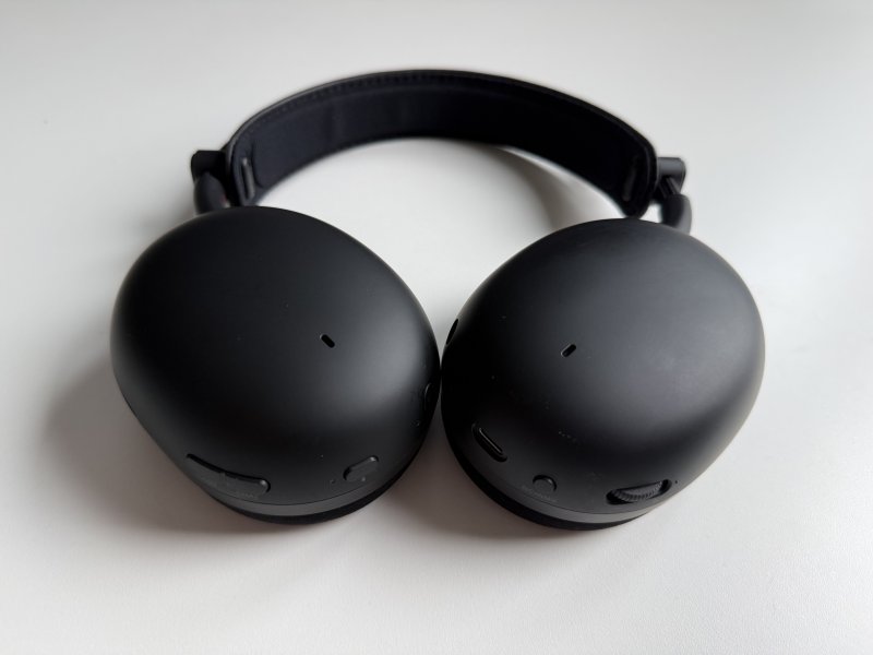 I comandi e le regolazioni disponibili sulle Sony INZONE H9 II sono molto intuitivi e pratici da usare