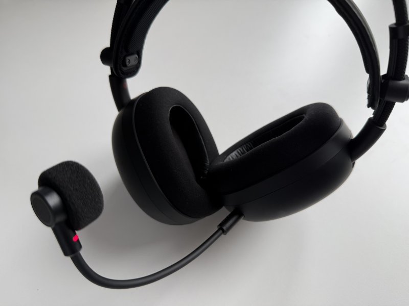 Il microfono delle Sony INZONE H9 II ha un filtro anti-pop per filtrare da subito i rumori indesiderati