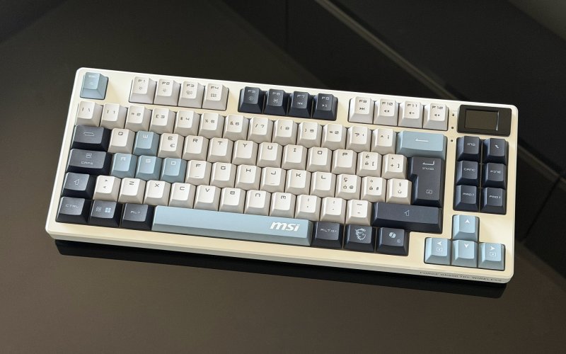 La MSI Forge GK600 TKL Wireless da spenta