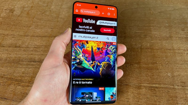 Il display di Realme 16 Pro+ è leggibile in ogni condizione