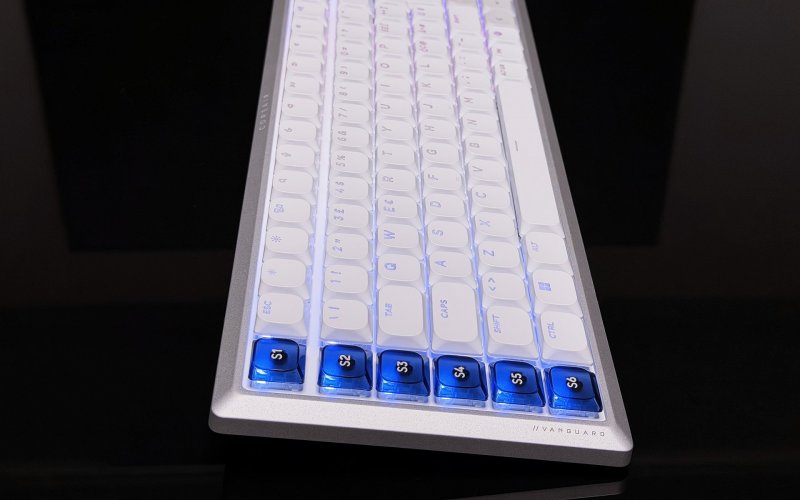 Il design a basso profilo della Corsair Vanguard Air 99 Wireless