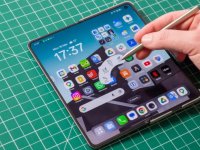 Anche Oppo potrebbe cedere al formato wide con il prossimo Find N7: ecco le prime indiscrezioni