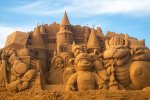 Una scultura di sabbia di Super Mario da 65 tonnellate è stata realizzata sulla costa australiana - Notizia