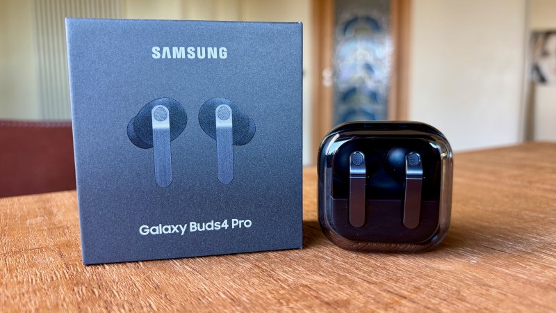 I Samsung Galaxy Buds4 Pro sono i nuovi auricolari di fascia alta del colosso coreano