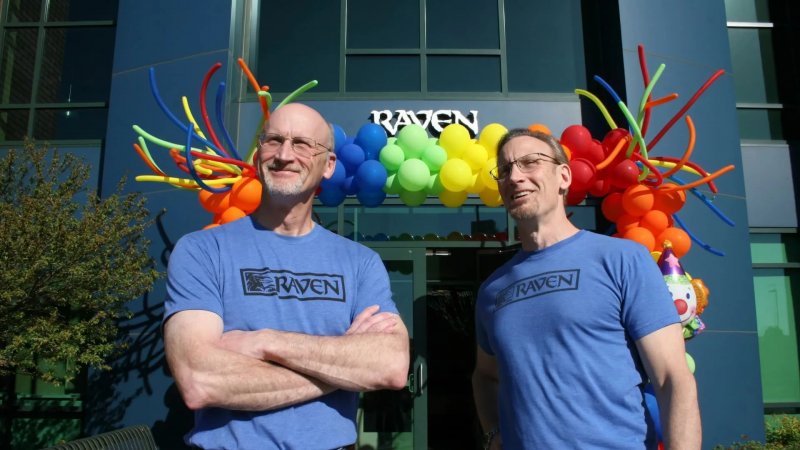 Brian Raffel insieme al fratello