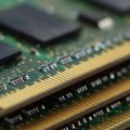 SK Hynix vola dopo le stime Samsung: chip IA spingono utili e prezzi delle memorie