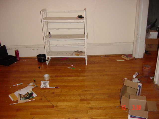 Una delle vittime del culto, pubblicherà una serie di foto dell'appartamento