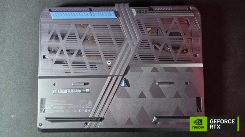 Il sistema di raffreddamento è affidato a Cooler Boost 5 con doppia ventola e ben sei heatpipe dedicati