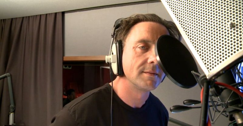 Peter Serafinowicz mentre doppia Pate in Dark Souls 2
