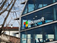 Basta promesse sull'IA: la mossa drastica di Microsoft che spiazza OpenAI e Amazon