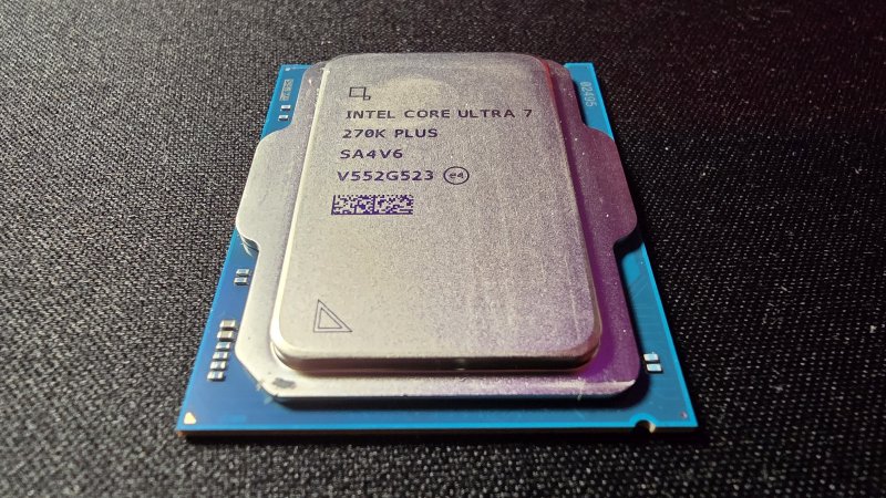 Intel Core Ultra 7 270K Plus porta in dote un TDP massimo di 250W