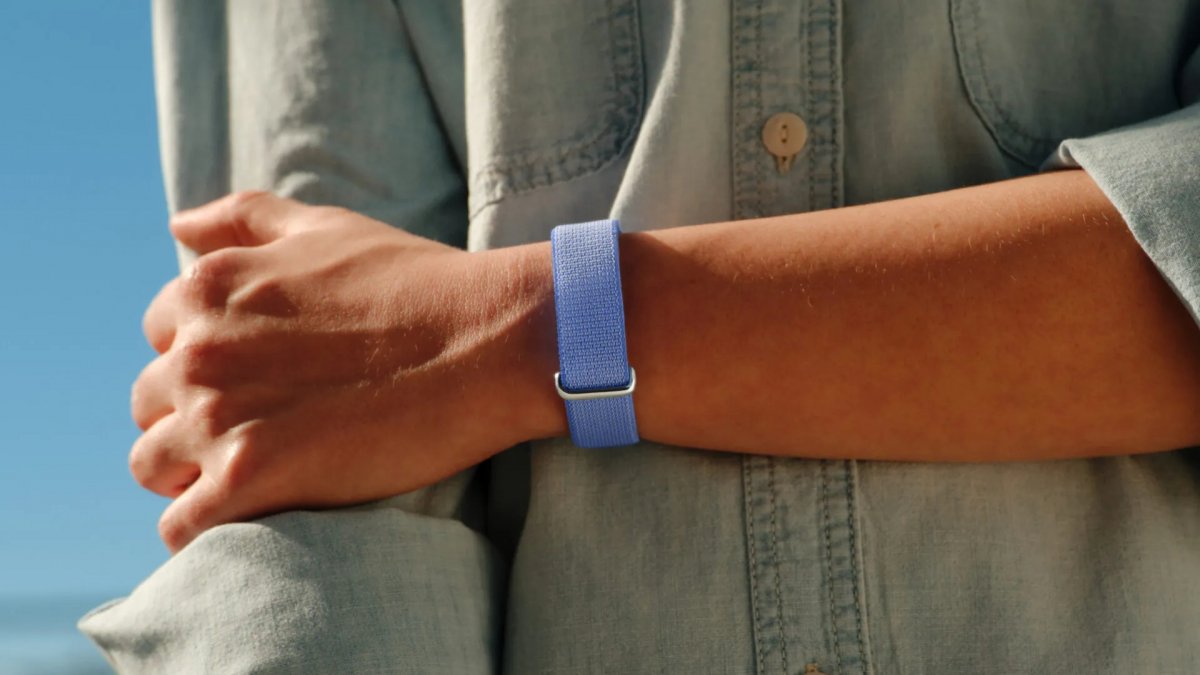 Google Fitbit Air ufficiale: il tracker senza schermo che punta tutto su salute e monitoraggio del sonno