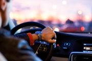 One UI 9 potrebbe introdurre un assistente IA per monitorare il vostro stile di guida
