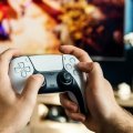 Videogiochi in Italia nel 2025: sempre più digitale e mobile, ma meno acquisti per un calo contenuto