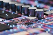 RAM e SSD si fondono: la nuova memoria ibrida NAND-DRAM supera i sistemi tradizionali