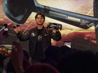 ASUS ROG Ally X20 è ufficiale: edizione speciale con display OLED da 7,4, design traslucido, dettagli in oro e un super bundle