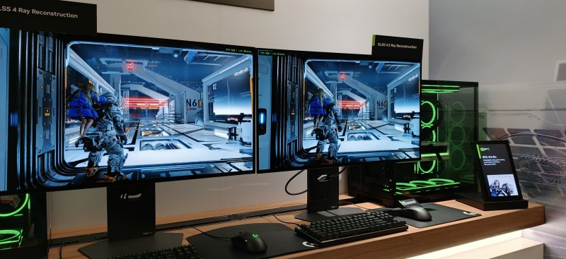 La gestione dei laser è molto più realistica, senza l'effetto di persistenza visibile con DLSS 4