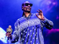 Il nuovo trailer di Stranger Than Heaven svela la data d'uscita e Snoop Dogg