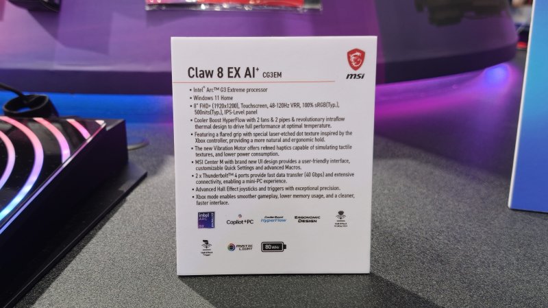 L'etichetta delle specifiche di MSI Claw 8 EX AI+