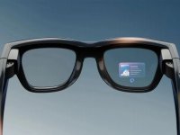 Gli occhiali Meta Ray-Ban potrebbero riconoscere i volti delle persone con l’IA