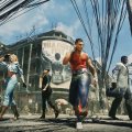 Virtua Fighter: Crossroads ha elementi action adventure, ma il picchiaduro 1v1 resta fondamentale