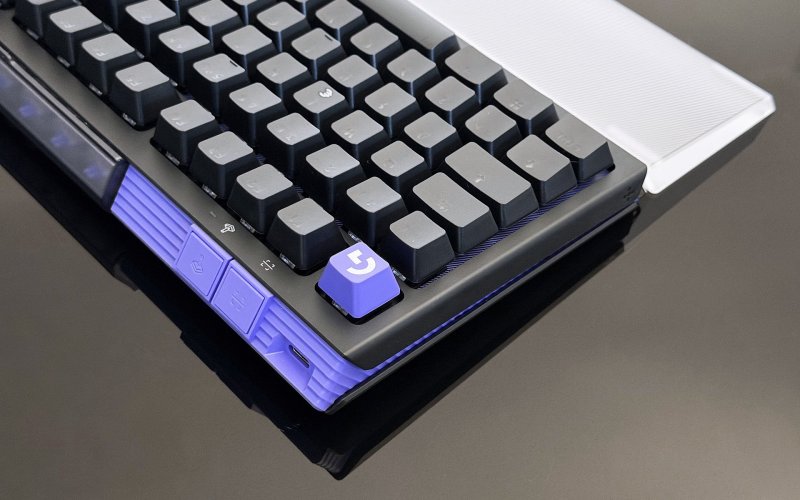 I pulsanti per la modalità gioco e la scansione degli switch sulla Logitech G G512 X 98