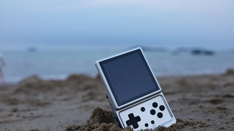 Ora potete riparare le vostre console Anbernic
