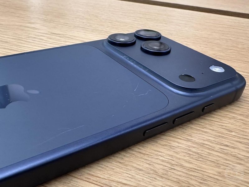 iPhone 17