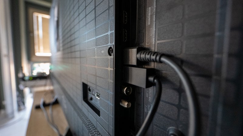 Gli ingressi dell'Hisense Q8S