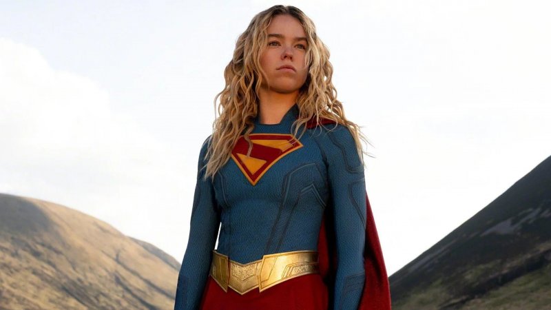 Per vedere Supergirl nel suo iconico costume bisogna aspettare l'ultimo atto del film