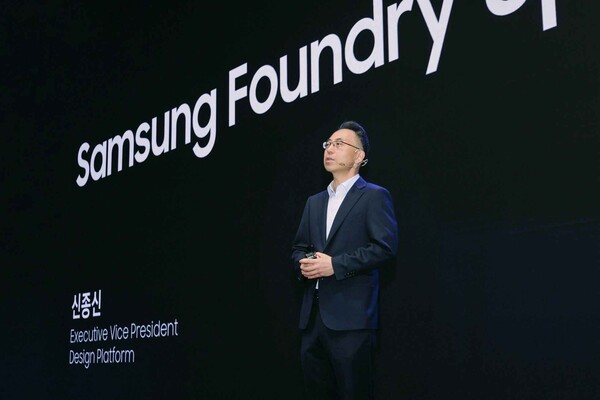 Samsung Electronics ha tenuto SAFE Forum 2026 presso la sede centrale di Seocho: in foto, il vicepresidente della divisione Design Platform Development del settore Foundry di Samsung Electronics, Jong-shin Shin, durante il discorso di apertura