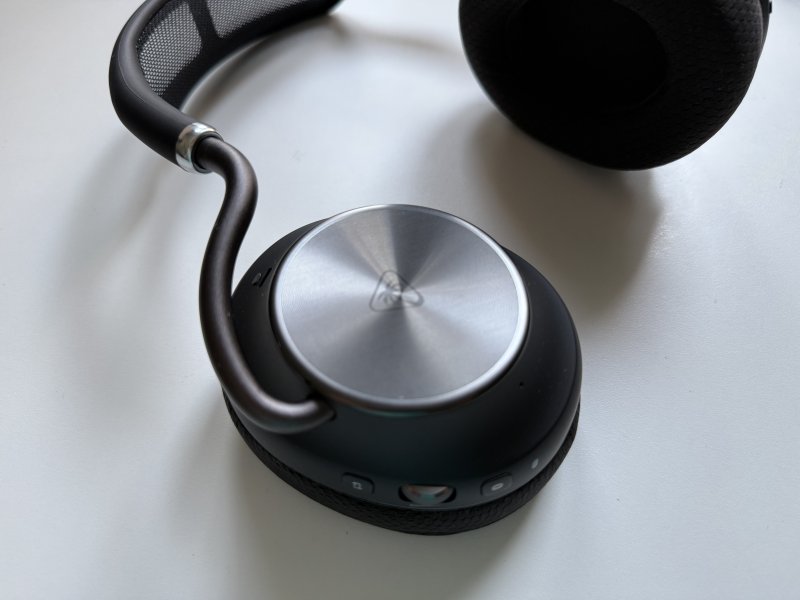 I materiali usati per le Turtle Beach Stealth Pro II sono veramente di alta qualità a discapito del peso complessivo di 400 grammi