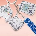 Sega di nuovo nella bufera per l'uso di IA generativa, questa volta sui portachiavi Dreamcast