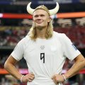 La star dei mondiali Erling Haaland mostra la sua postazione da gioco e chiede a Xbox di sponsorizzarlo