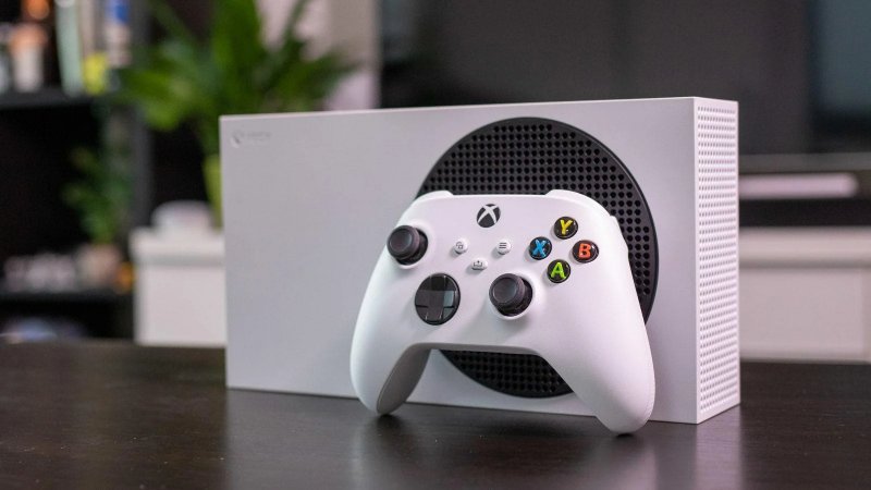 Povera Series S, l'avete derisa per gli fps e la risoluzione, per ogni gioco non convertito, e oggi siete disposti a dare più di mille euro per una Steam Machine...