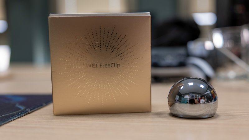 La confezione di vendita di Huawei FreeClip 2S